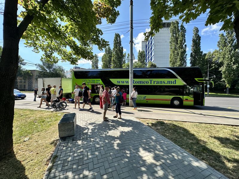 Colete descărcate din autocarul RomeoTrans
